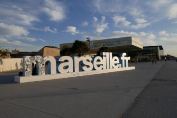 une vue du centre culturel espagnol dans la belle ville de Marseille au 358 boulevard National en France
